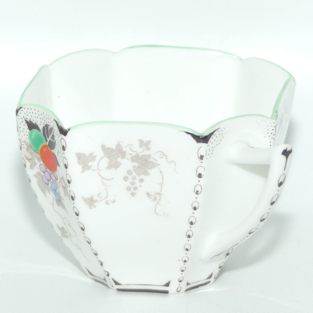 11730_peaches_grapes_1a