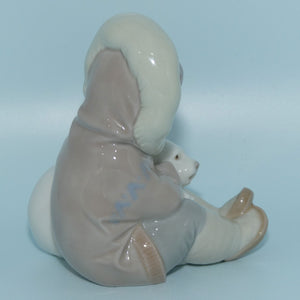 Lladro figure Eskimo | Lladro #01001195