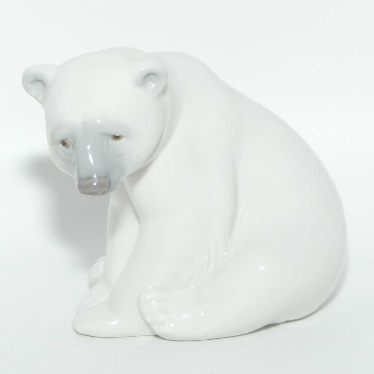 Lladro figure | Polar Bear | Seated | #1209 | #2