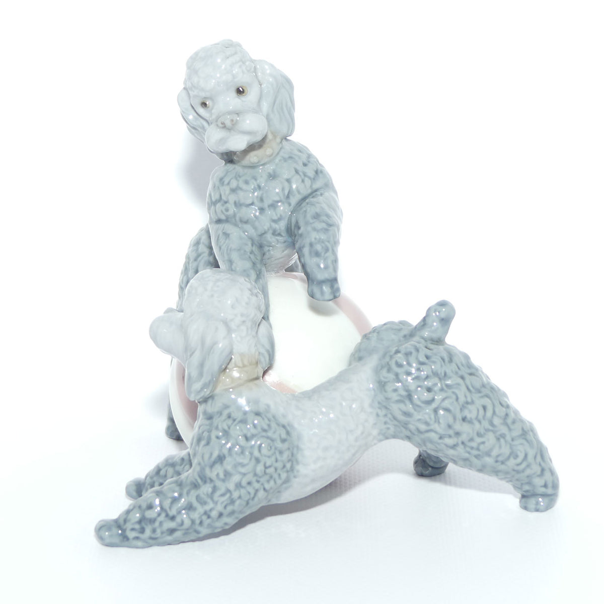 Lladro figure Playing Poodles | #1258