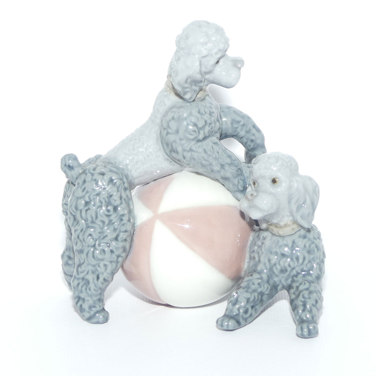 Lladro figure Playing Poodles | #1258