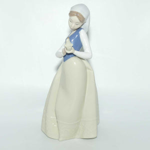 Nao by Lladro figure Feathered Friend #1264