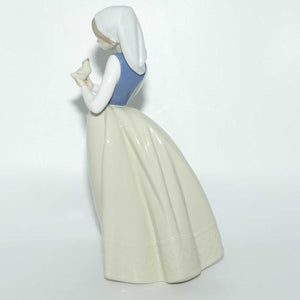 Nao by Lladro figure Feathered Friend #1264