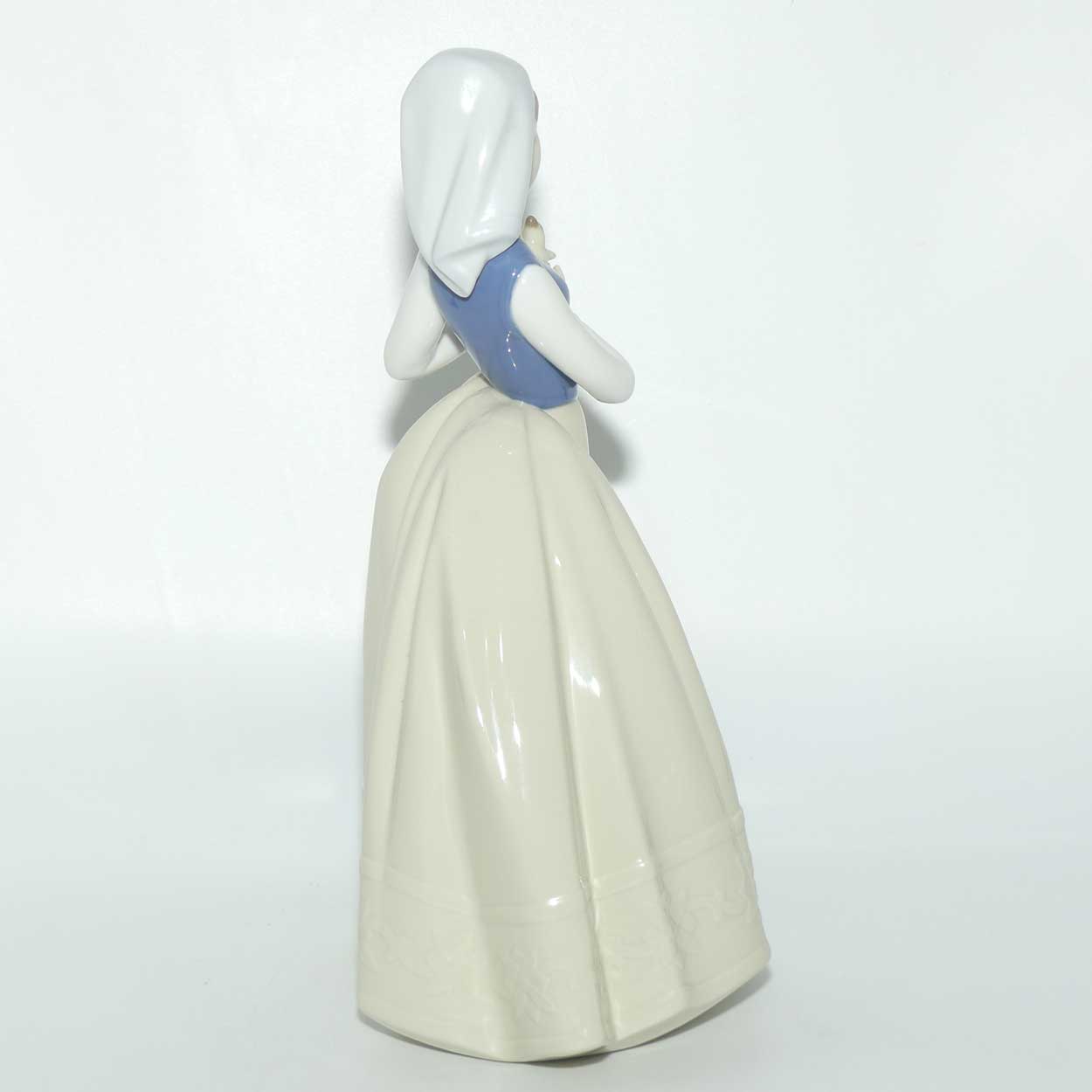 Nao by Lladro figure Feathered Friend #1264