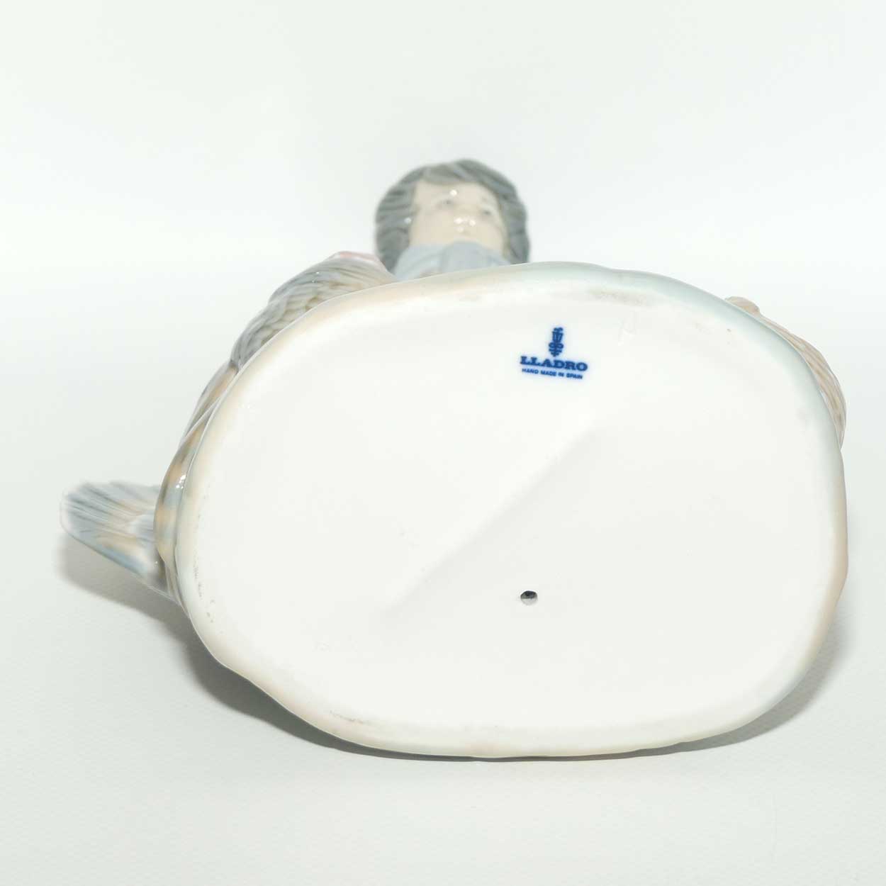 Lladro figure Christmas Seller #1276