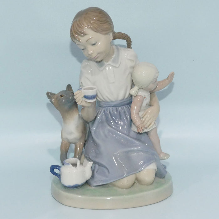 Lladro figure Childs Play #1280