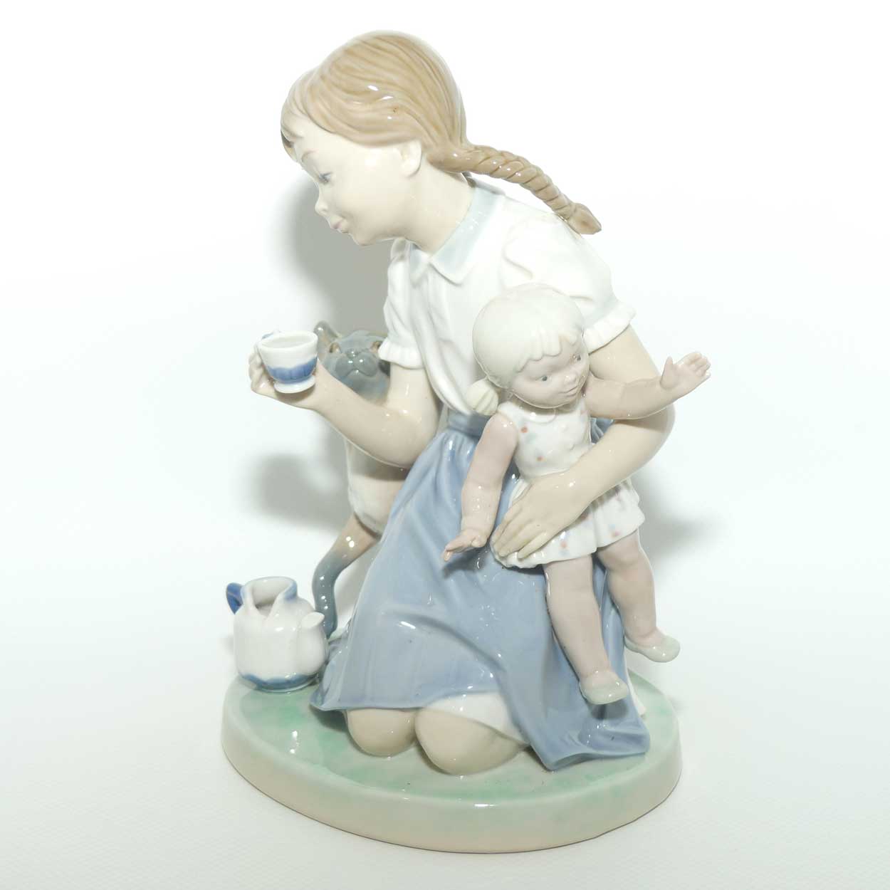 Lladro figure Childs Play #1280