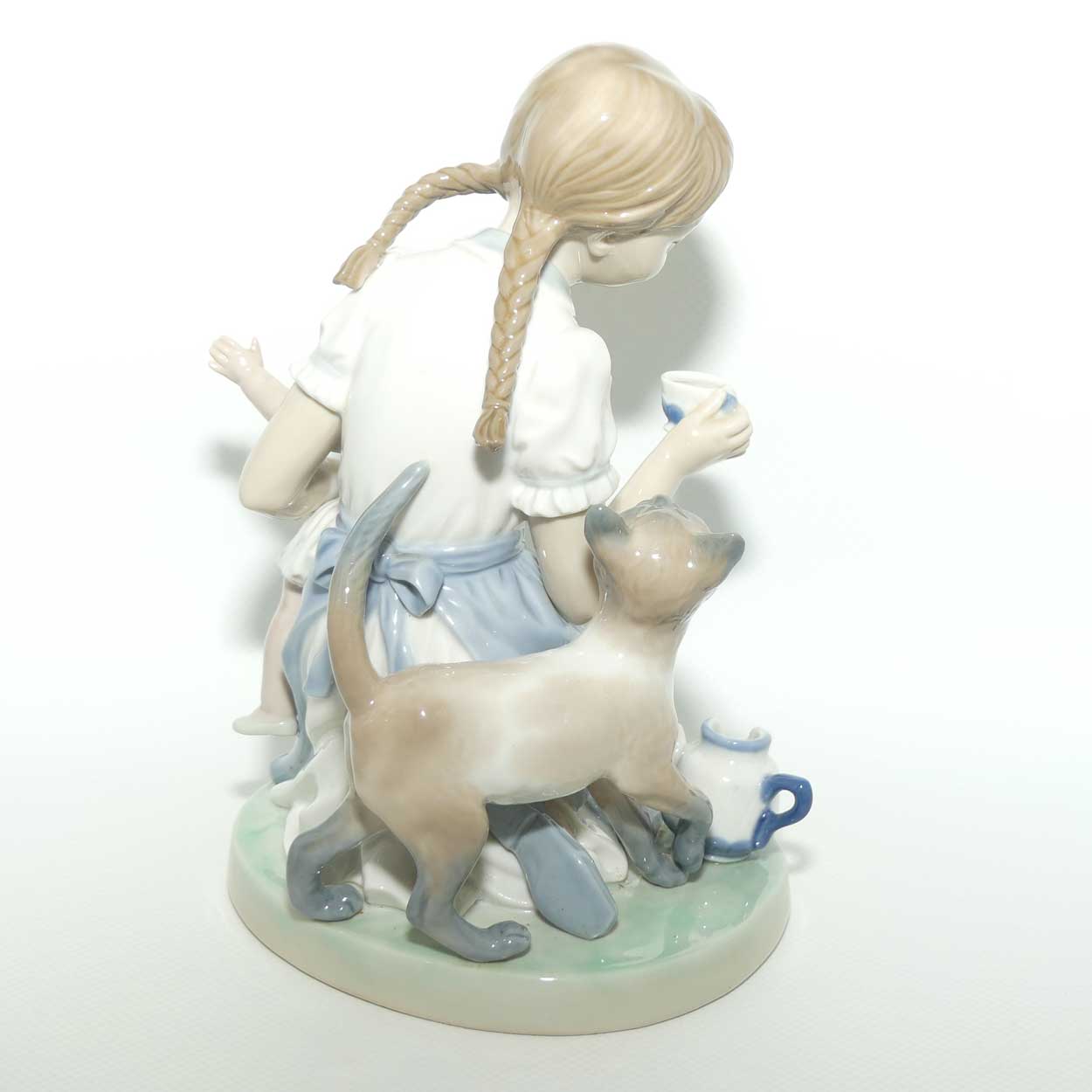 Lladro figure Childs Play #1280