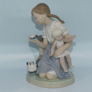 Lladro figure Childs Play #1280