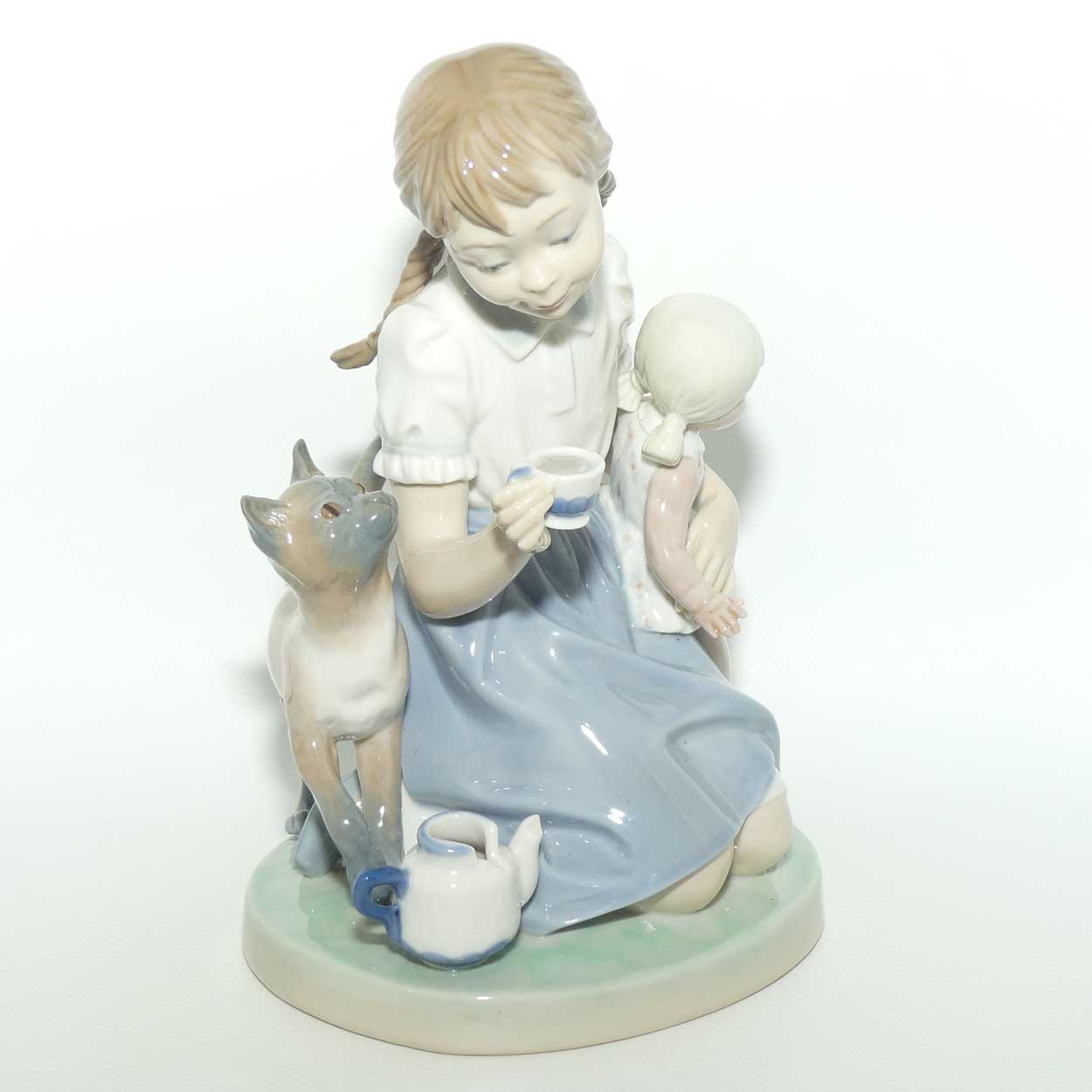 Lladro figure Childs Play #1280