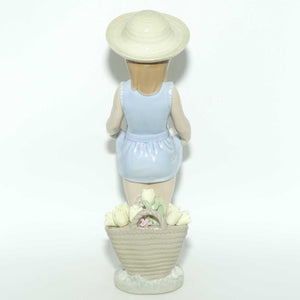 Lladro figure My Flowers | Flowers on the Lap #1284