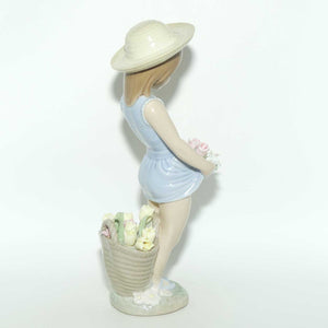 Lladro figure My Flowers | Flowers on the Lap #1284