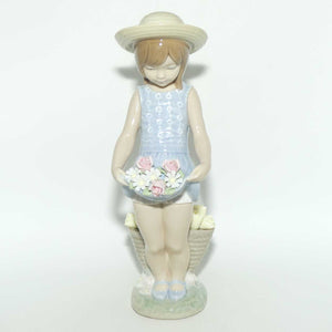 Lladro figure My Flowers | Flowers on the Lap #1284