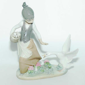 Lladro figure Aggressive Goose #1288