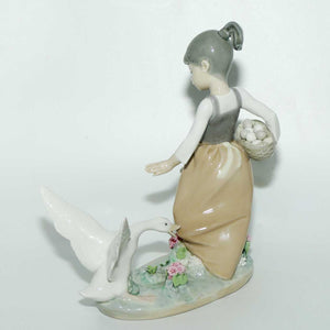 Lladro figure Aggressive Goose #1288