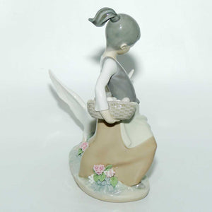 Lladro figure Aggressive Goose #1288