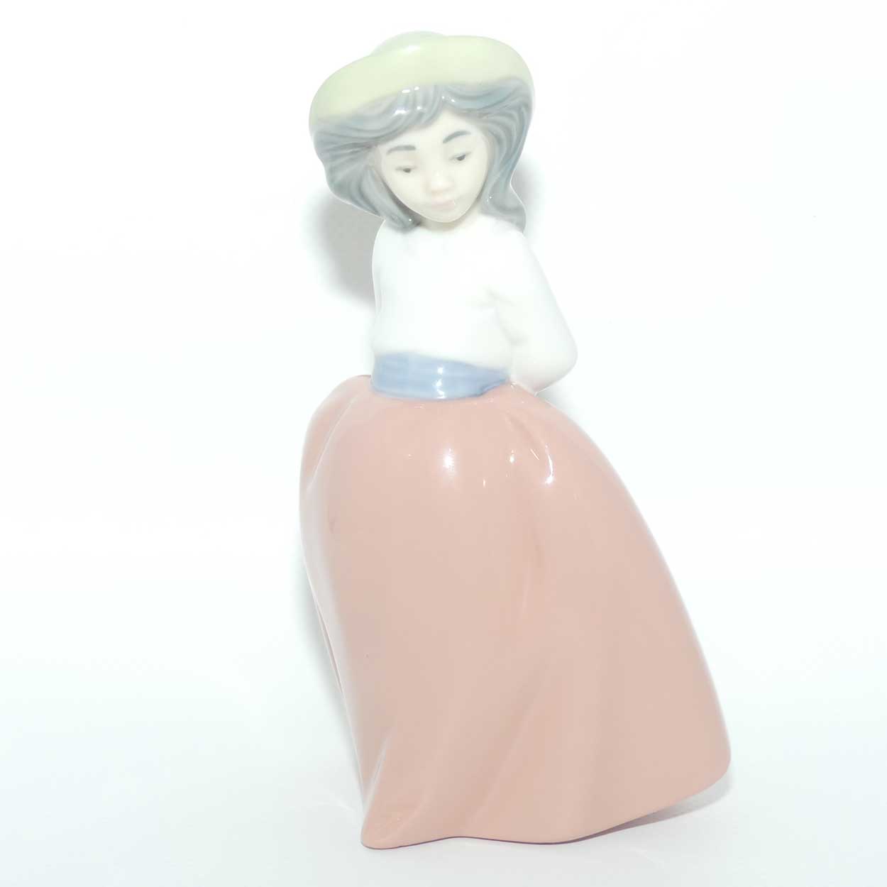 Nao by Lladro figure Girl on a Placid Walk | #1291