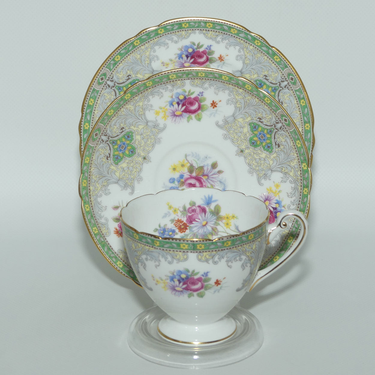 Shelley Ripon shape Georgian pattern trio | Green | 13360