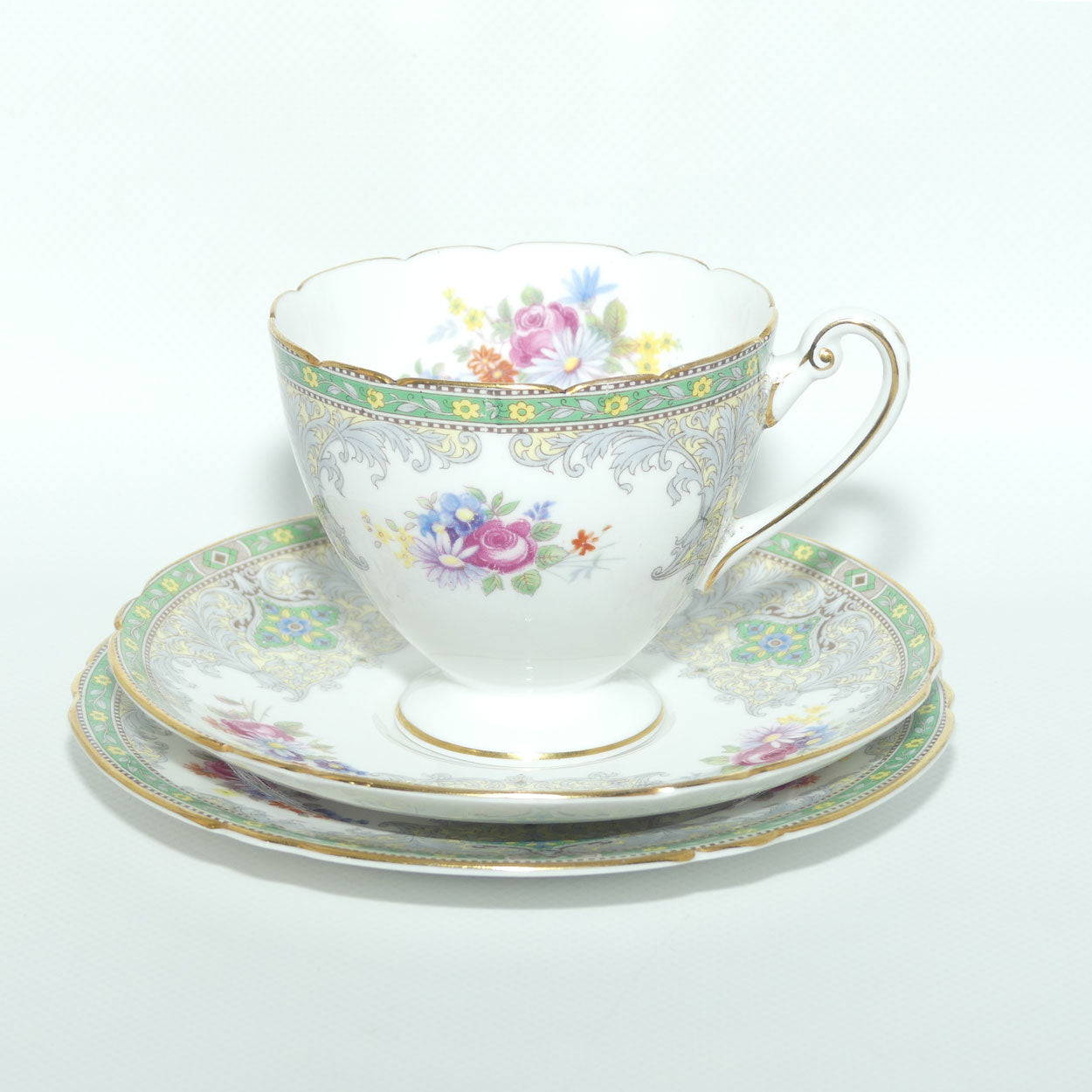 Shelley Ripon shape Georgian pattern trio | Green | 13360