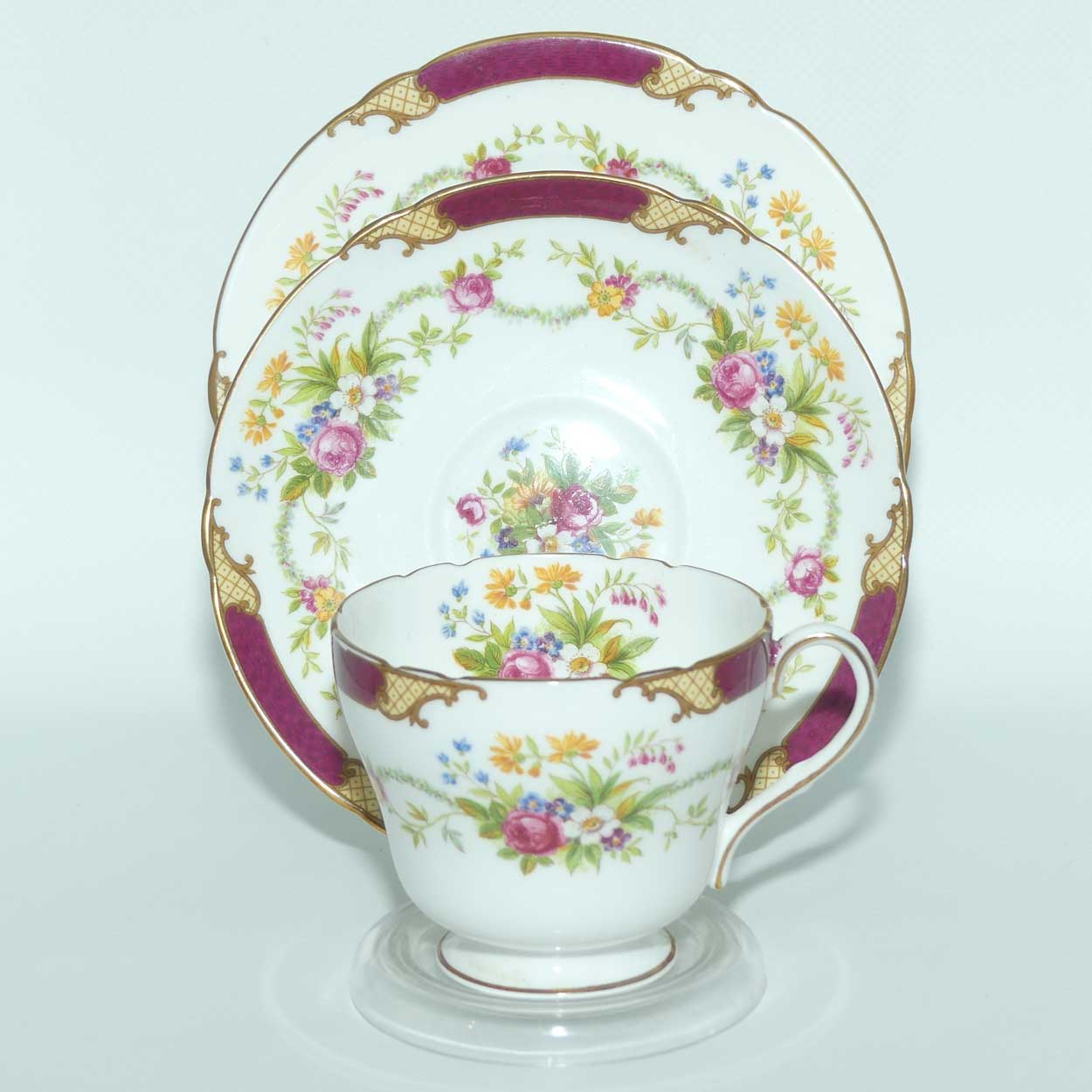 Shelley Richmond shape Dubarry trio | 13395 | Rich Crimson with Gilt Trim