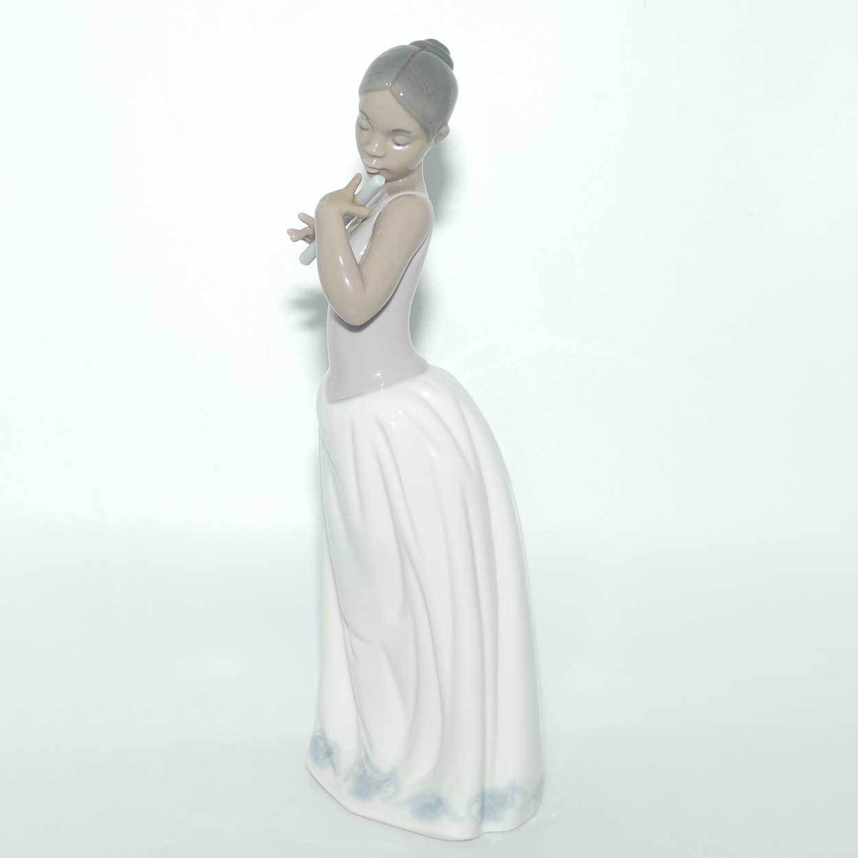 Nao by Lladro figure Notes on the Wind #1339