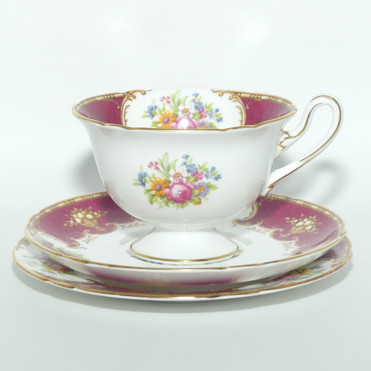 Shelley Gainsborough shape Duchess pattern trio | Red with Gold | 13401