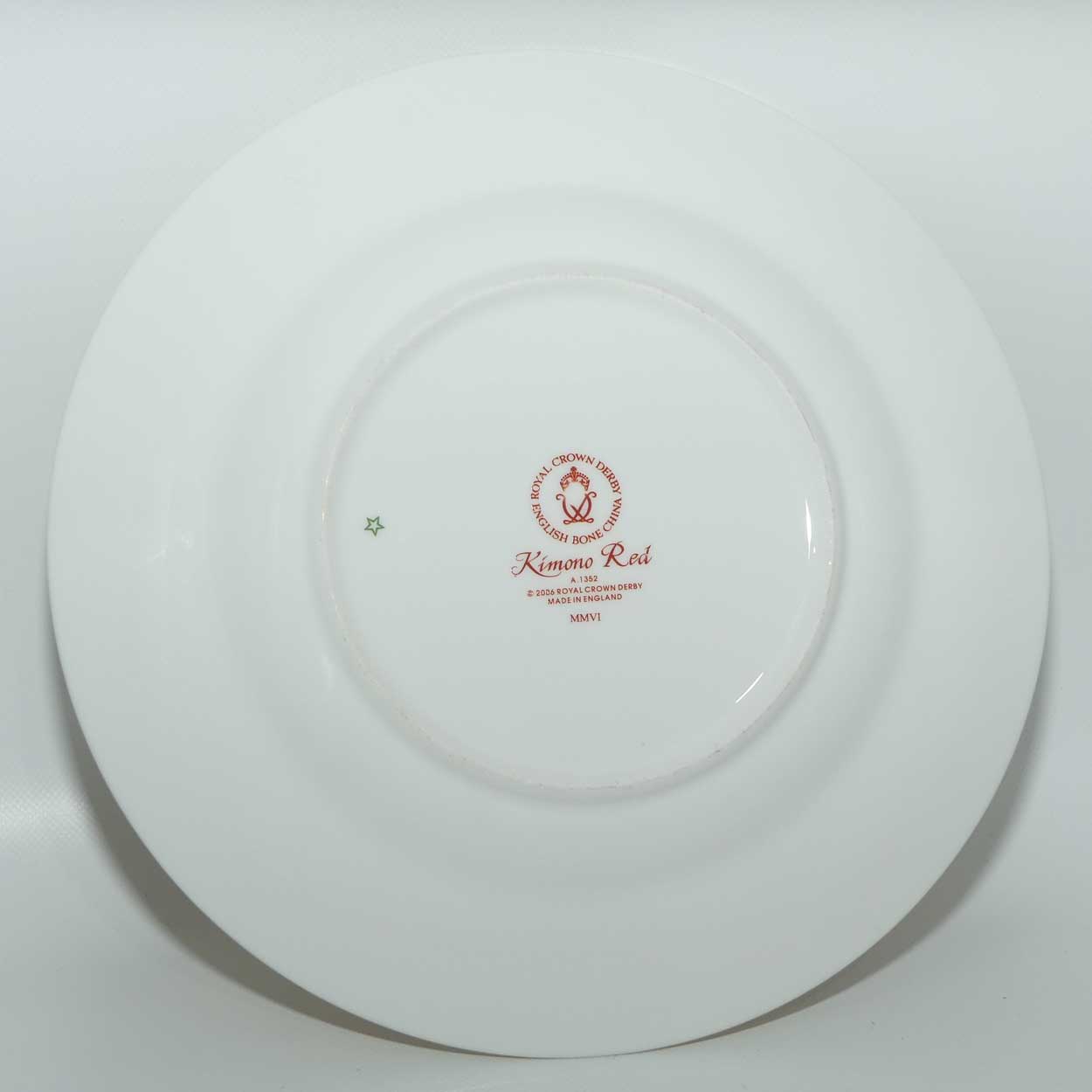 Royal Crown Derby Kimono Red pattern A1352 plate | 21.5cms | 2nd