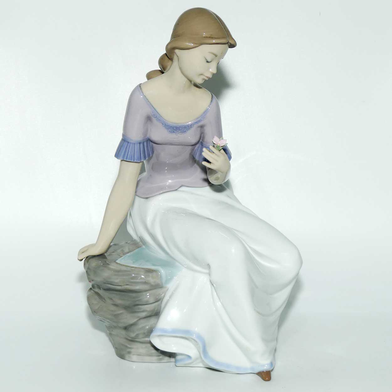 Nao by Lladro figure Spring Reflections #02001392