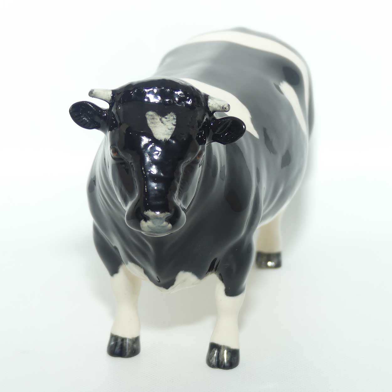 #1439A Beswick Fresian Bull 'Coddington Hilt Bar' | #1