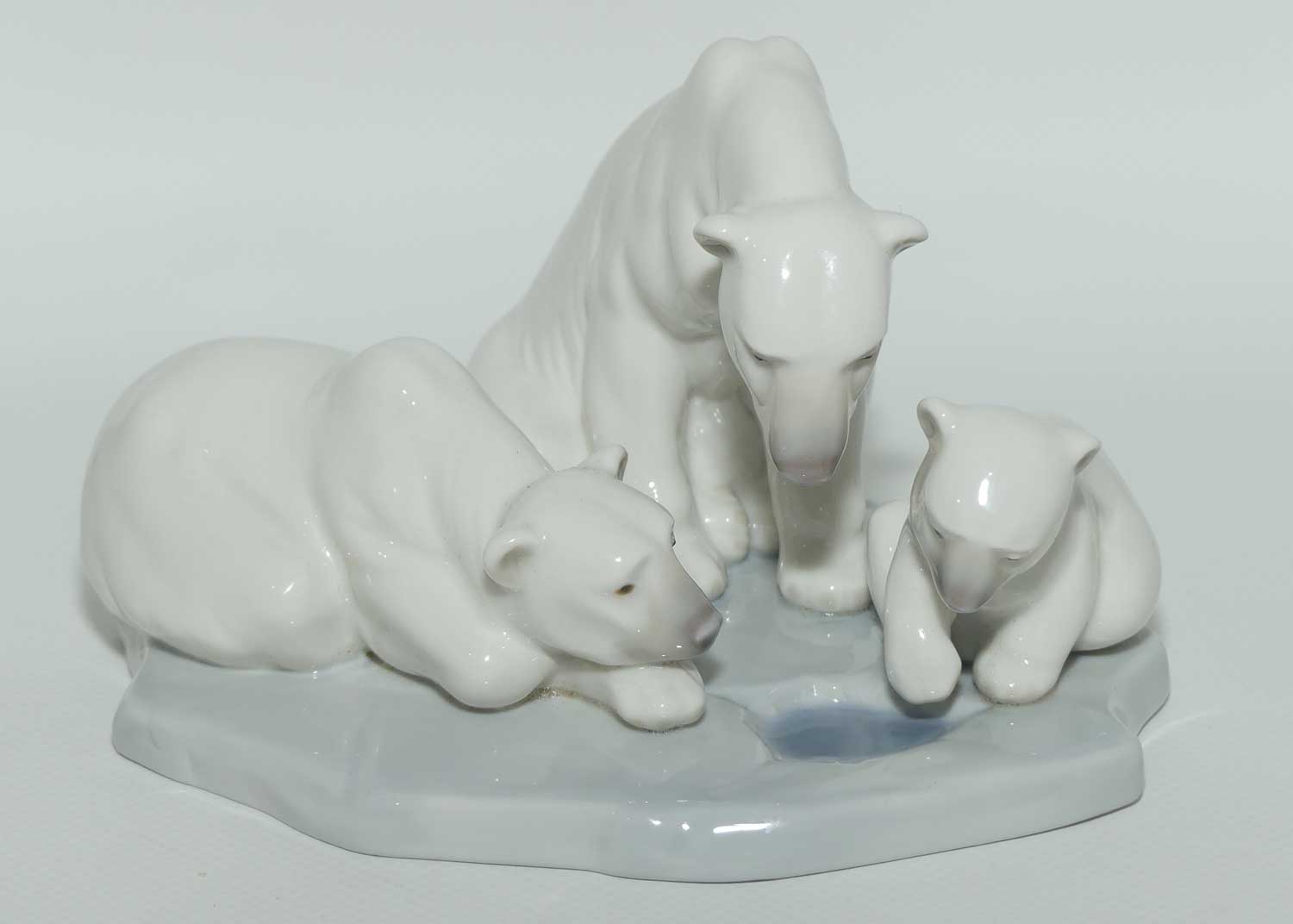 Lladro figure Bearly Love | Polar Bears looking in Ice #1443 | boxed