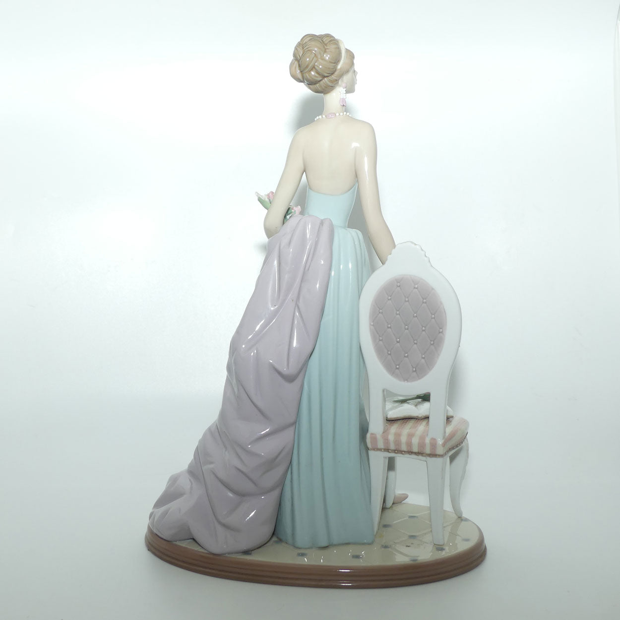 Lladro figure A Lady of Taste | #1495