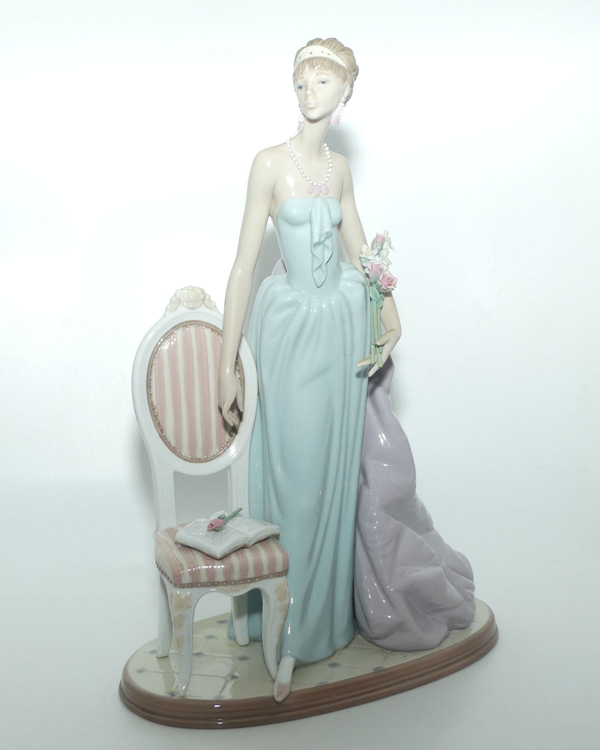 Lladro figure A Lady of Taste | #1495