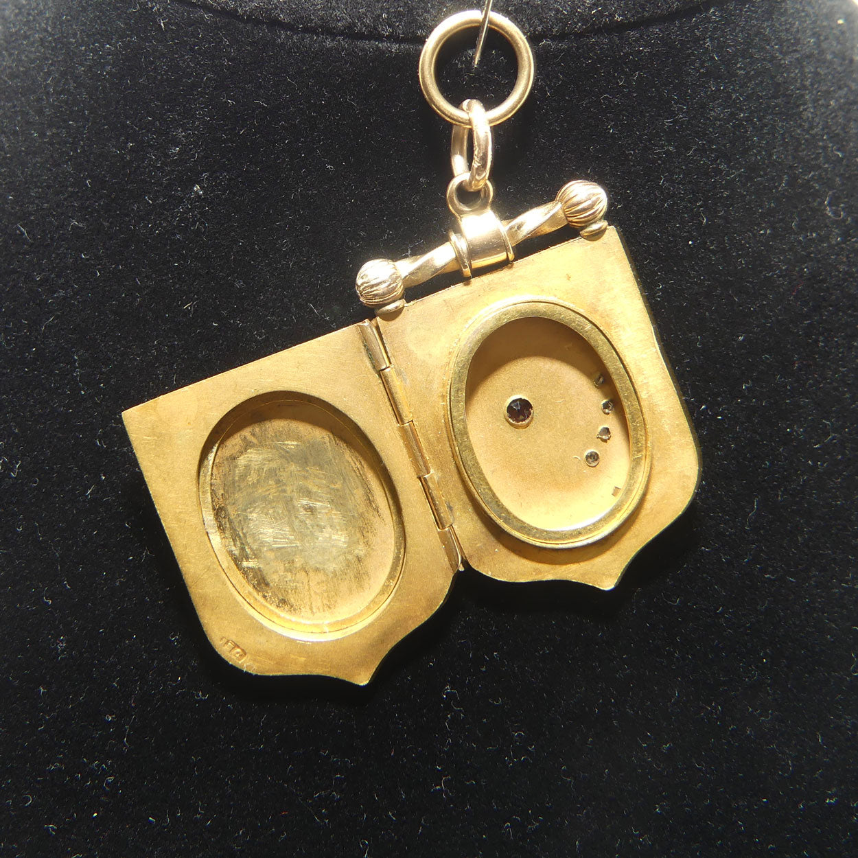Victorian era 15ct Yellow Gold Garnet and 8 Diamond locket | Valued $8500