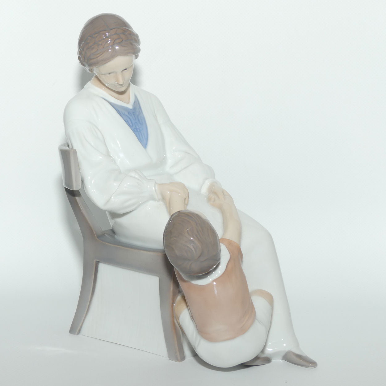 Bing and Grondahl figure 1642 | Dickie's Mama Mother and Child