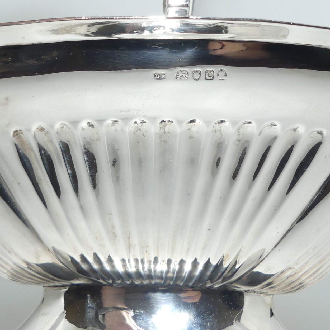 George III Sterling Silver swing handle collet foot table basket | London 1798 | Daniel Pontifex