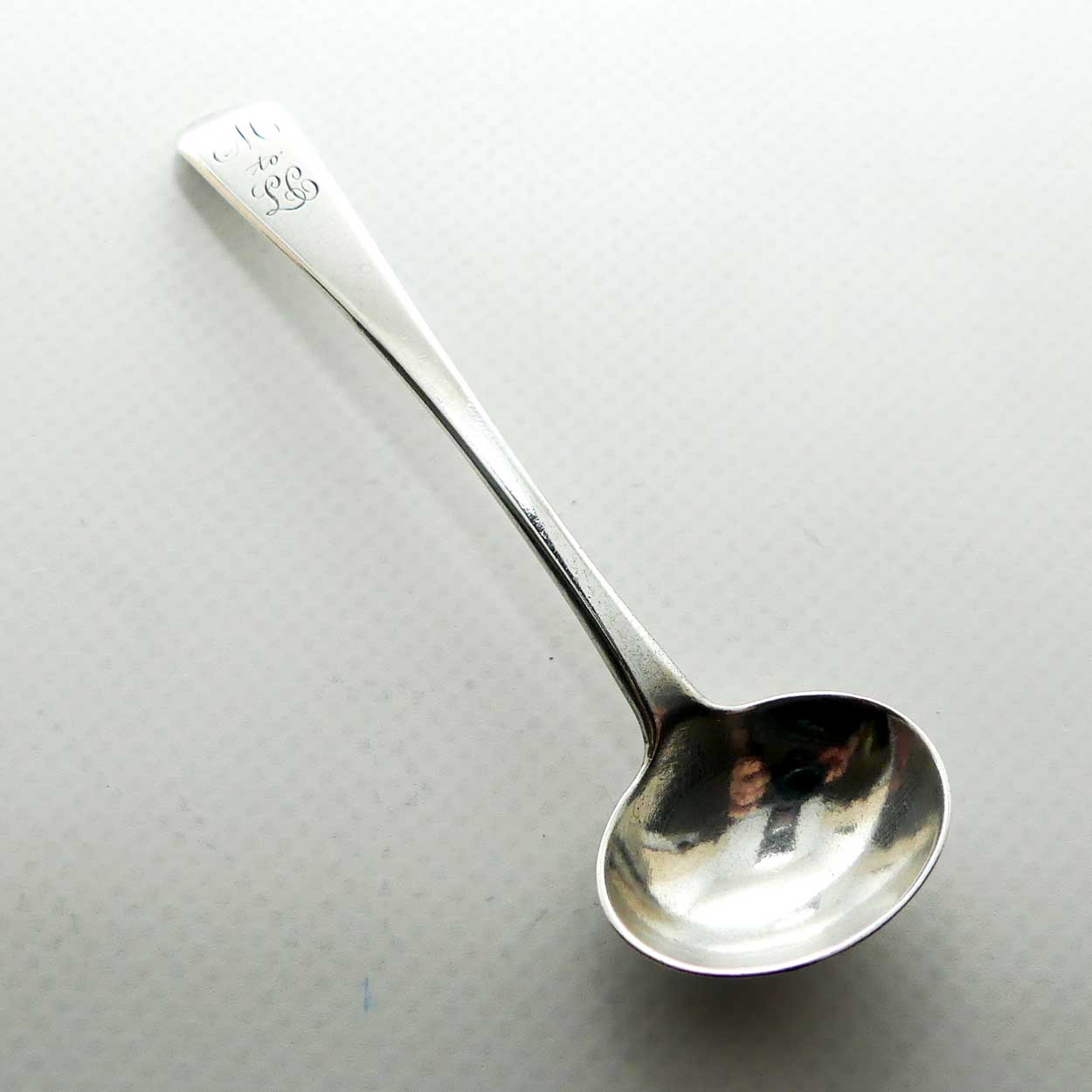 Georgian era Sterling Silver Old English pattern mustard spoon | London 1802