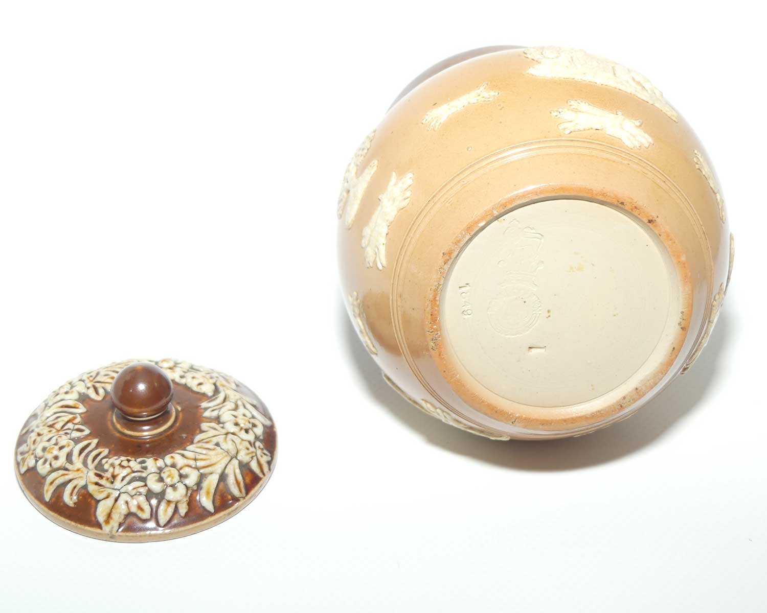 Royal Doulton Lambeth Harvest Hunting lidded pot | Shape 1849