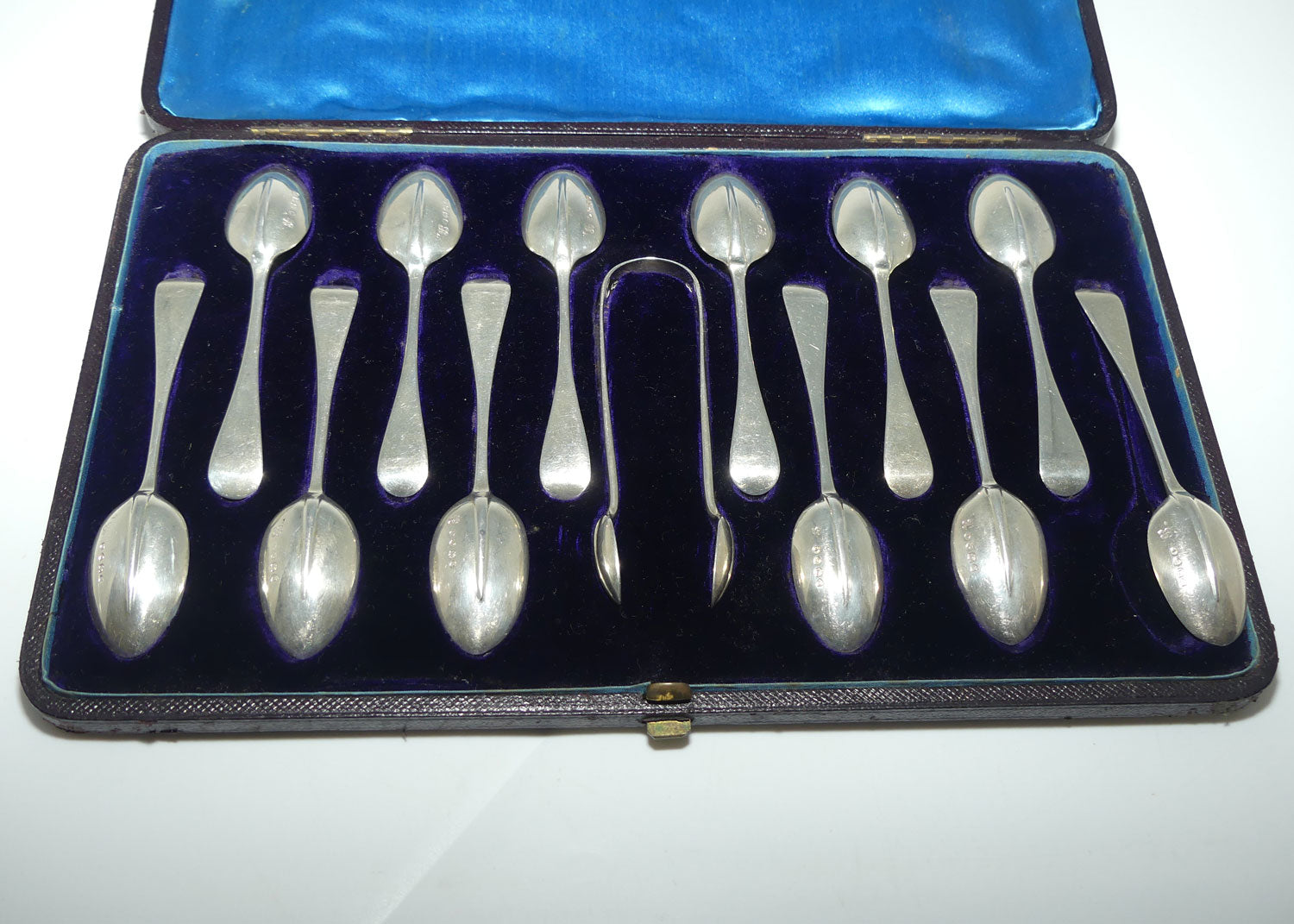 Victorian Sterling Silver Boxed set of 12 tea spoons and tongs | Rat Tail design | London 1882 | Holland, Son & Slater