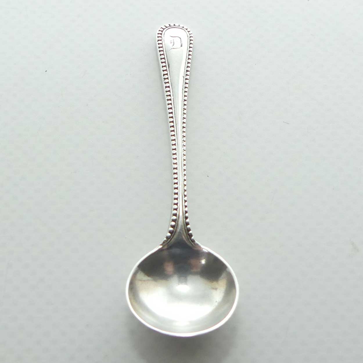Victorian era Sterling Silver mustard spoon | Old English Bead | London 1886