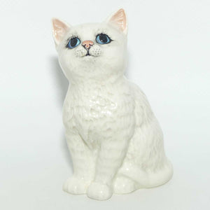 #1886 Beswick Persian Kitten | Seated | Looking Up | White with Blue Eyes