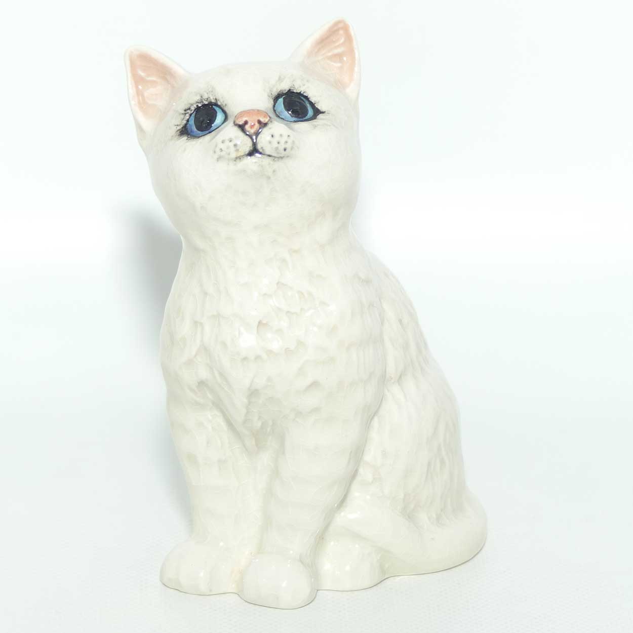 #1886 Beswick Persian Kitten | Seated | Looking Up | White with Blue Eyes