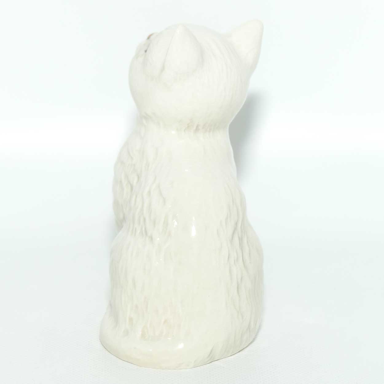 #1886 Beswick Persian Kitten | Seated | Looking Up | White with Blue Eyes