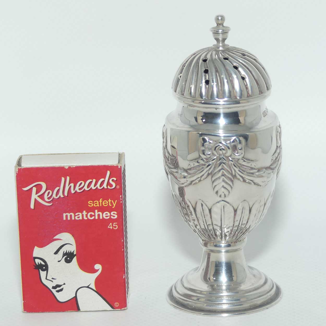 Victorian era Sterling Silver Neoclassical design pepperette | Sheffield 1888