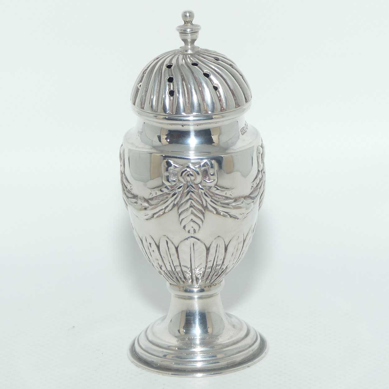 Victorian era Sterling Silver Neoclassical design pepperette | Sheffield 1888