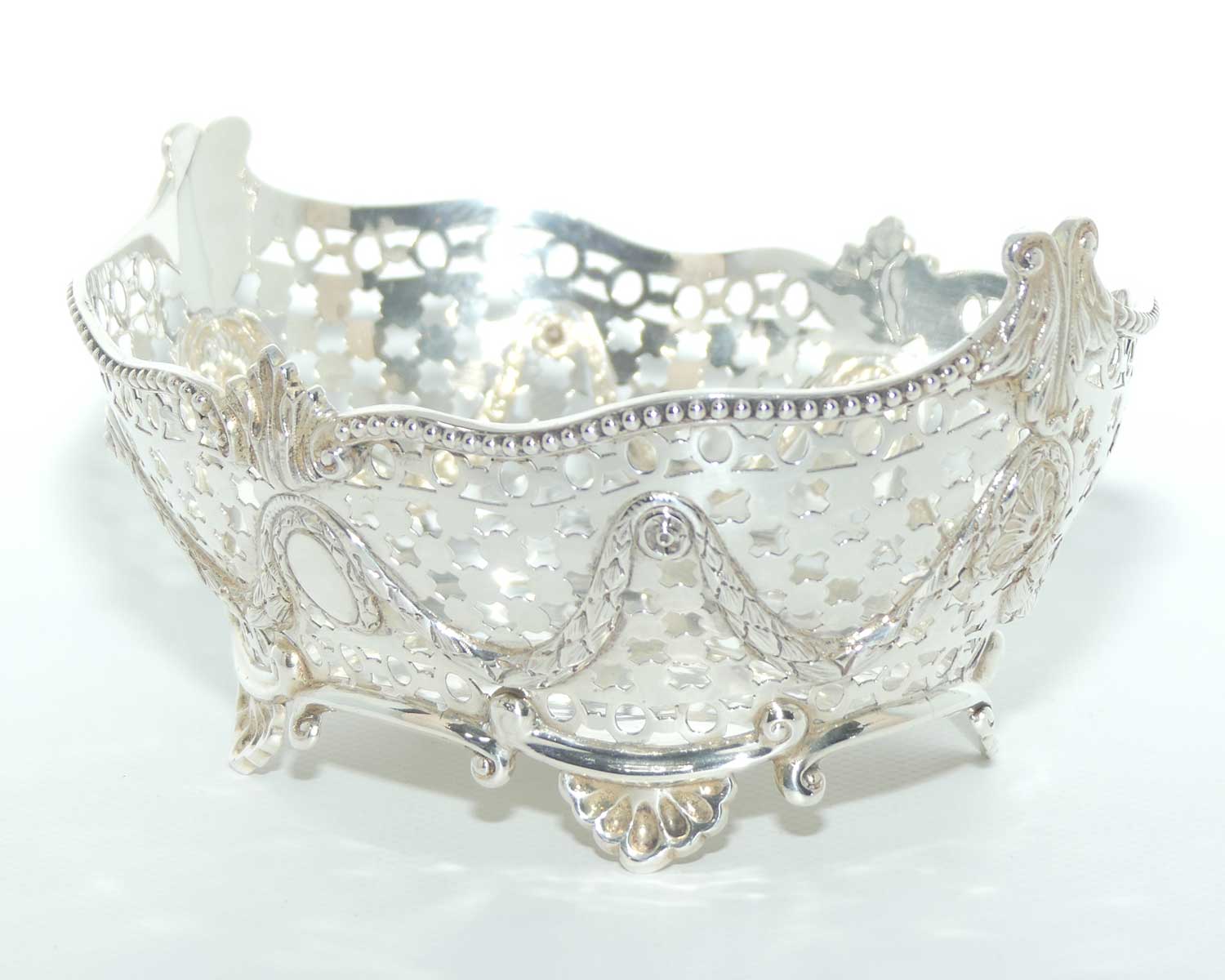 Late Victorian Neoclassical design Sterling Silver  bon bon dish | London 1894 | 178g