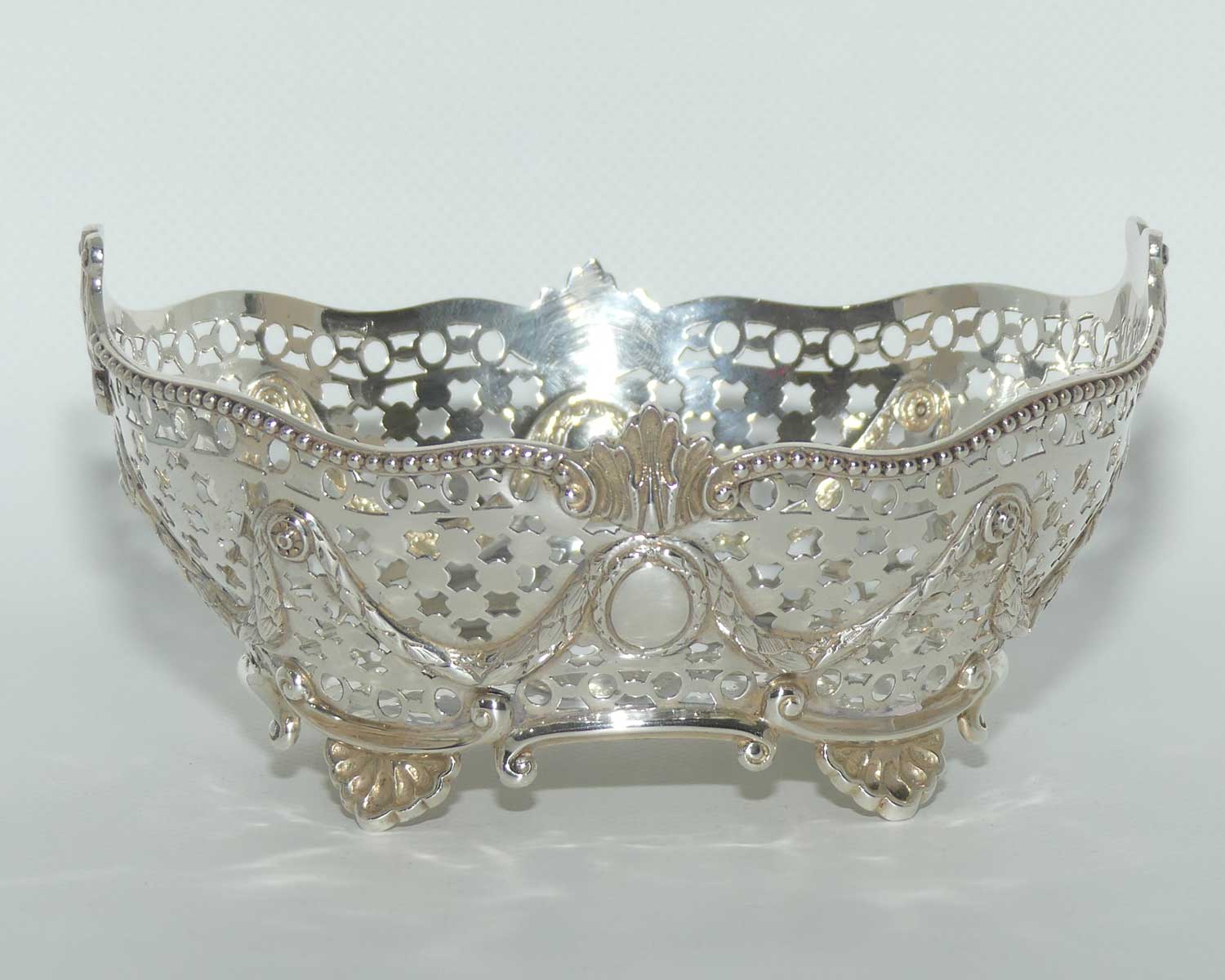 Late Victorian Neoclassical design Sterling Silver  bon bon dish | London 1894 | 178g