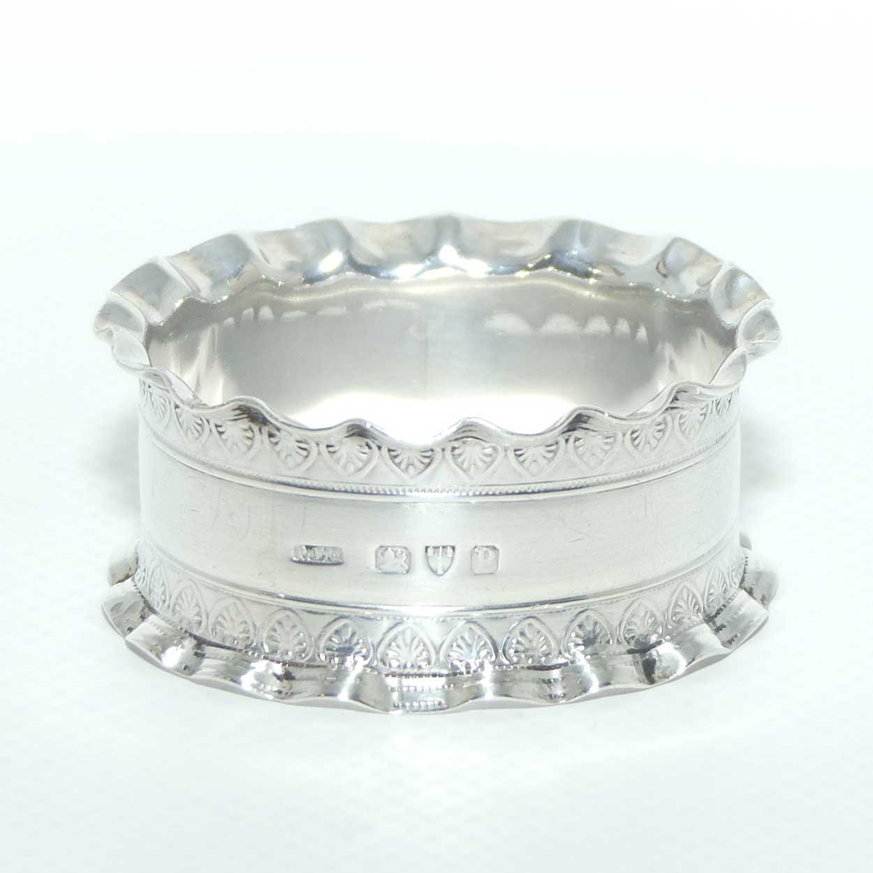 Late Victorian era Sterling Silver frilled edge napkin or serviette ring | Chester 1898 | 24g