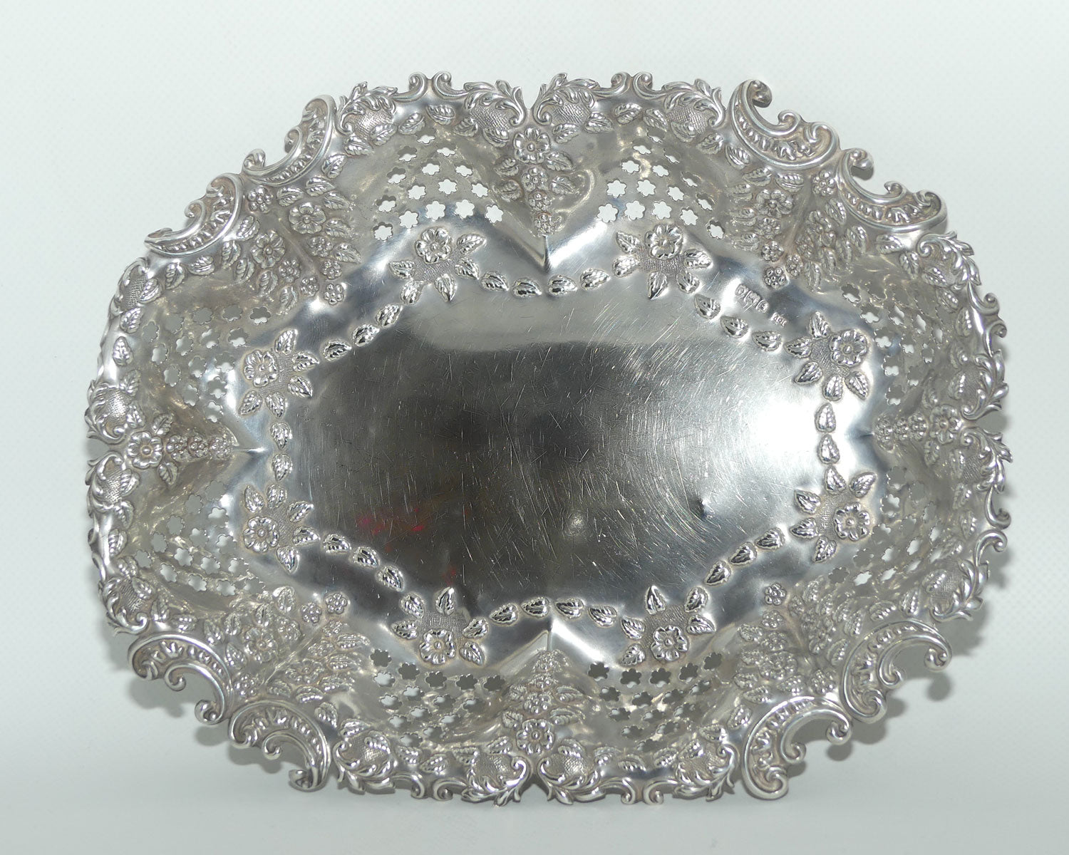 Late Victorian era Sterling Silver pierced gallery bowl | London 1900 | Robert Pringle & Sons