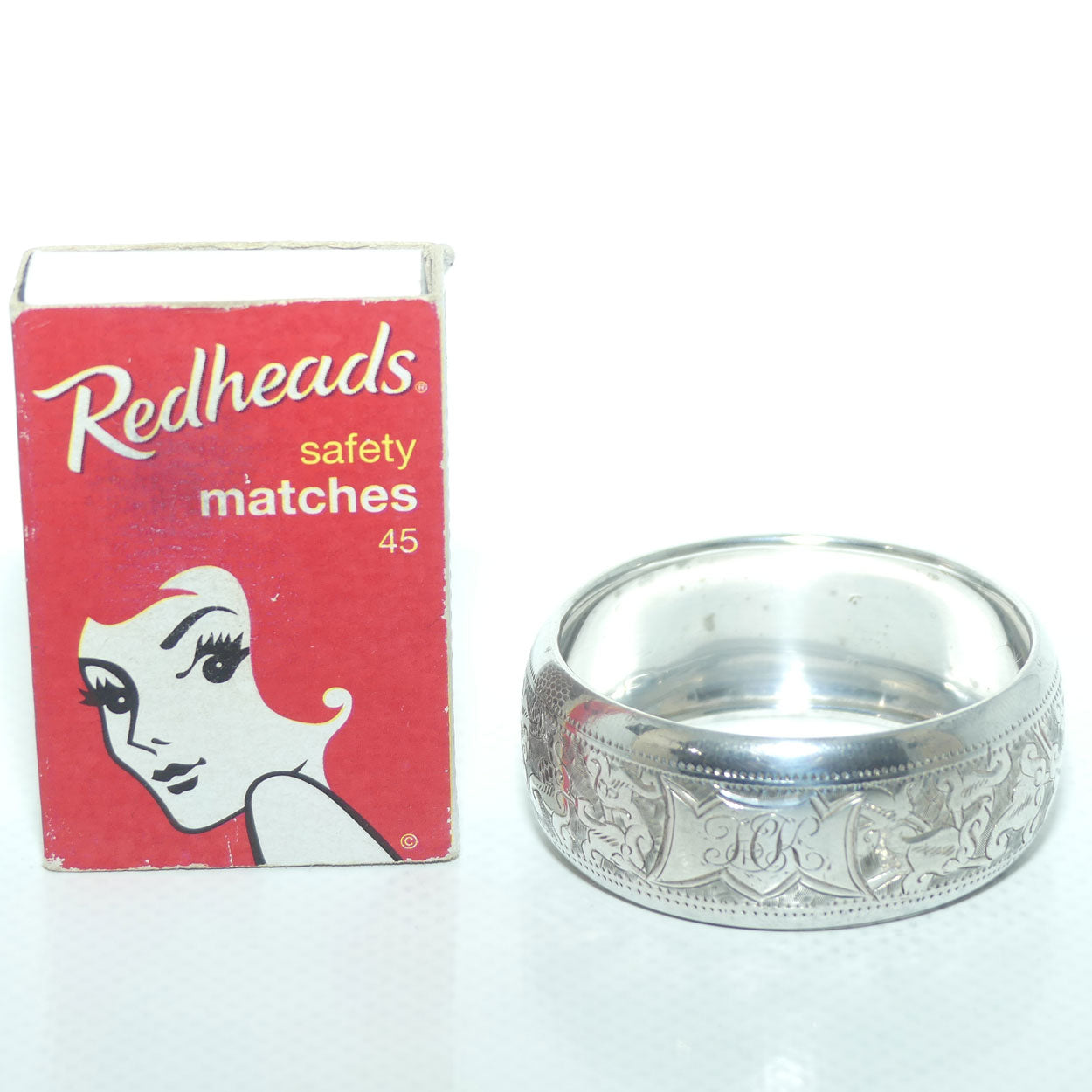 Finely decorated Sterling Silver circular napkin ring | Birmingham 1905 | 14.8g