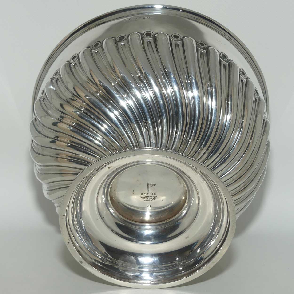 Edwardian era Sterling Silver pedastal bowl with gadrooned pattern | Chester 1906 | 856 grams